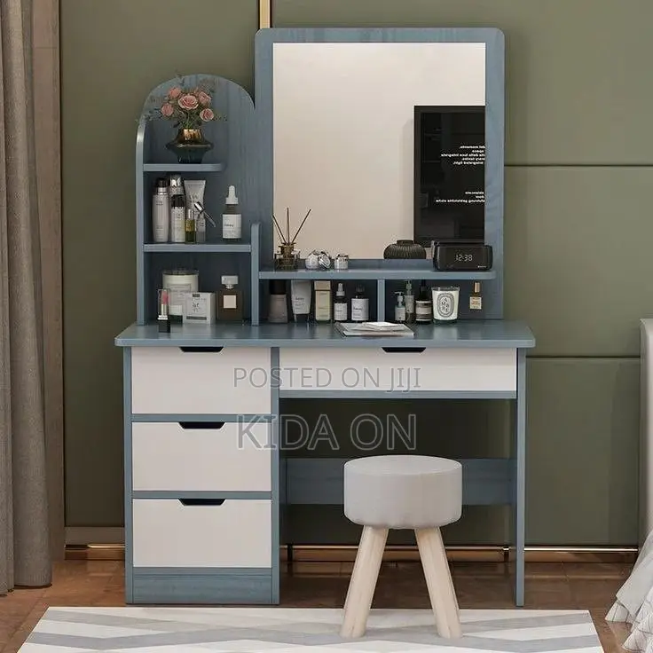 ዘመናዊ የdressing Table