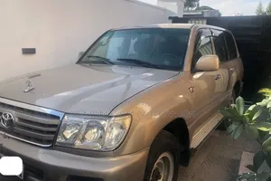 Toyota Land Cruiser 2004 Gold