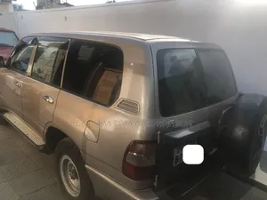 Toyota Land Cruiser 2004 Gold