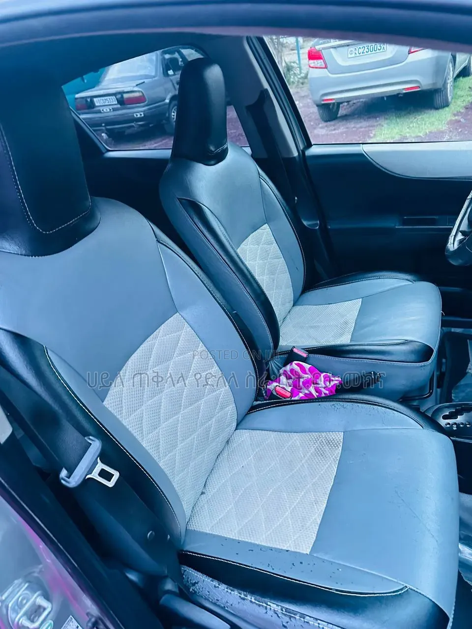 Toyota Yaris 2011 Silver