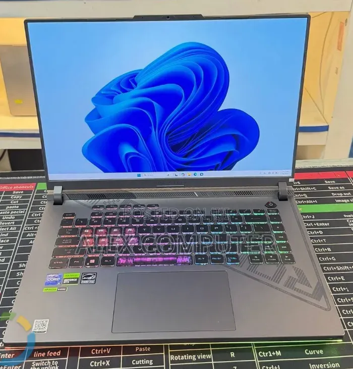 New Laptop Asus ROG Strix G16 G614 16GB Intel Core i9 SSD 1T