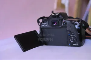 Canon 77d 18-55mm
