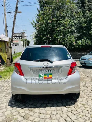 Toyota Yaris 2014 Silver