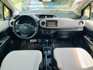 Toyota Yaris 2014 Silver