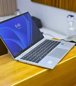 New Laptop HP EliteBook 1040 G8 16GB Intel Core i7 SSD 512GB