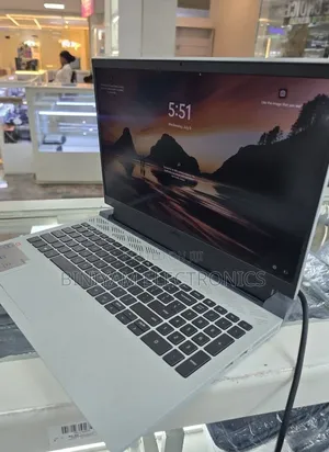 New Laptop Dell G15 5515 16GB Intel Core i7 SSD 512GB