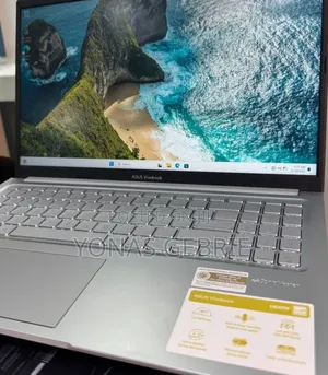New Laptop Asus 16GB AMD Ryzen 7 SSD 512GB