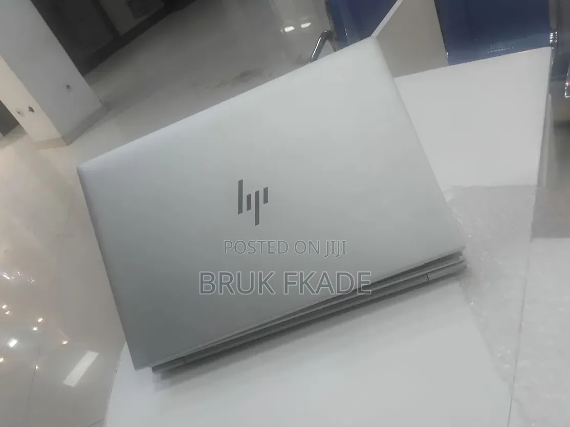 New Laptop HP EliteBook 830 G8 16GB Intel Core i5 SSD 512GB