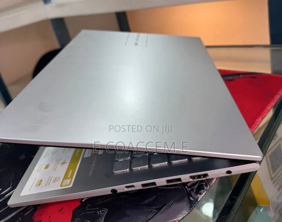 New Laptop Asus 16GB AMD Ryzen 7 SSD 512GB