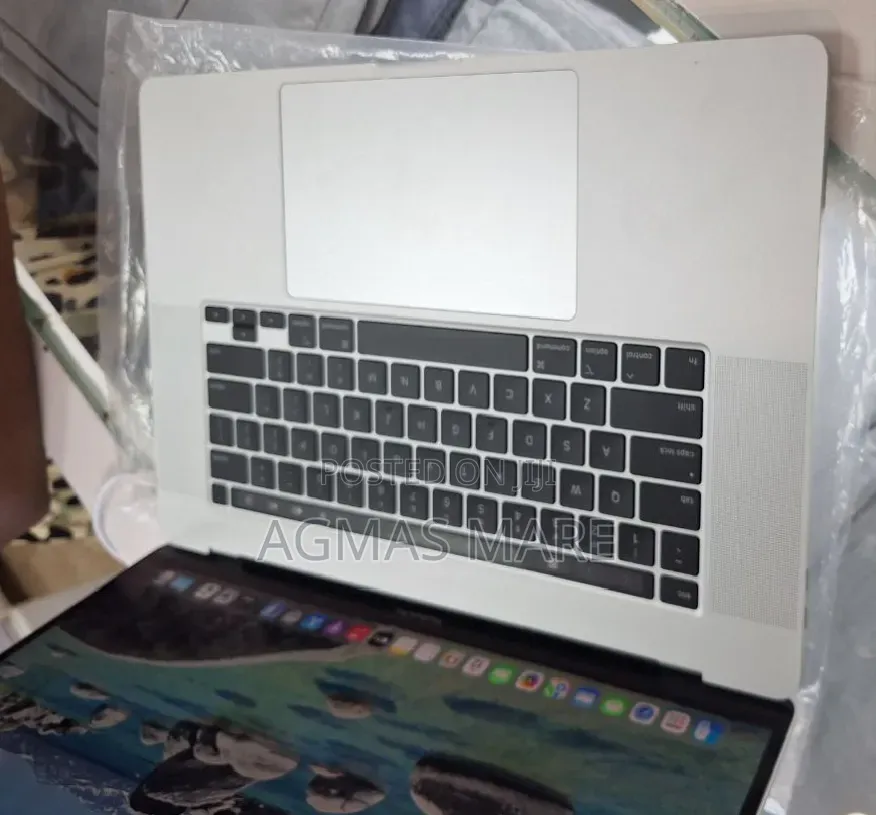 New Laptop Apple MacBook Pro 2019 32GB Intel Core i9 SSD 1T