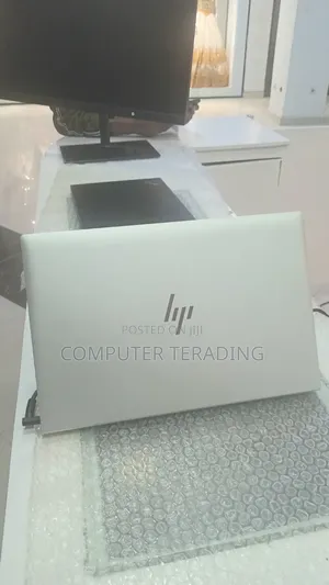New Laptop HP EliteBook 830 G8 16GB Intel Core i5 SSD 512GB