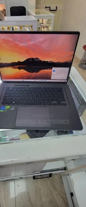 New Laptop Asus ROG Zephyrus G16 16GB Intel Core i7 SSD 512GB