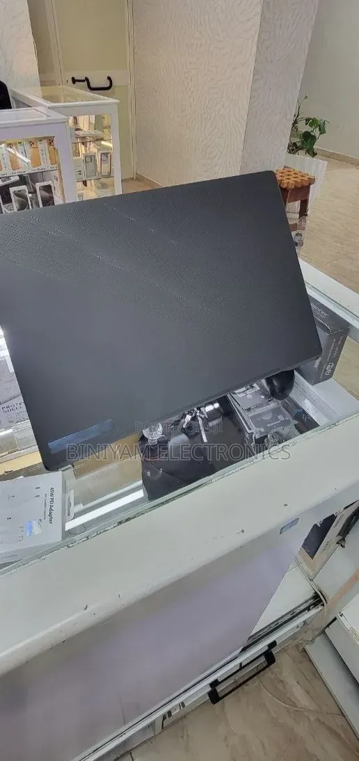 New Laptop Asus ROG Zephyrus G16 16GB Intel Core i7 SSD 512GB
