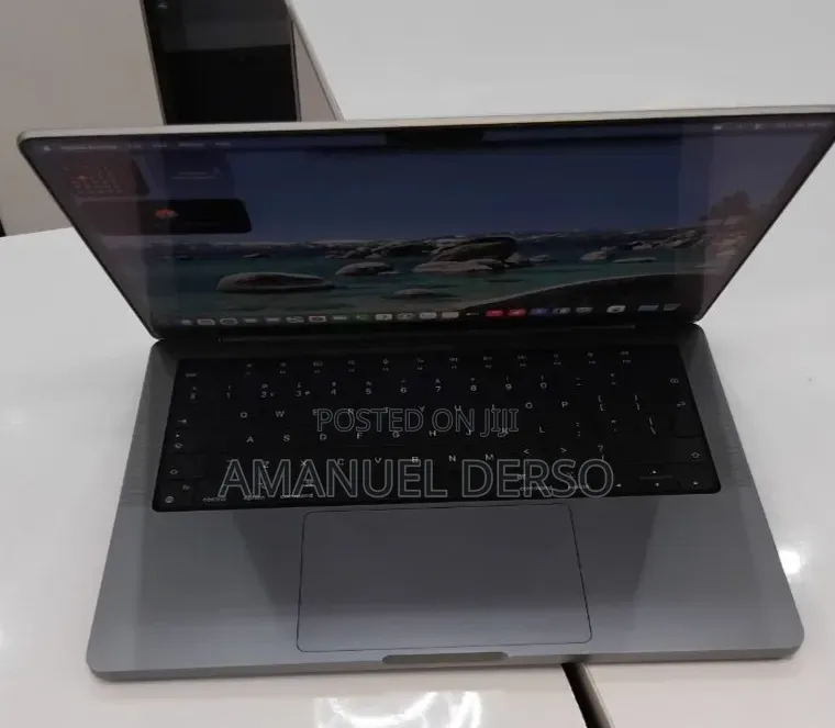 New Laptop Apple MacBook Pro 2023 M3 8GB Apple M3 SSD 512GB