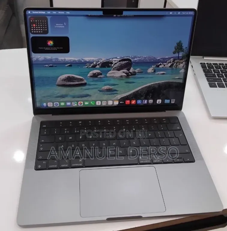 New Laptop Apple MacBook Pro 2023 M3 8GB Apple M3 SSD 512GB