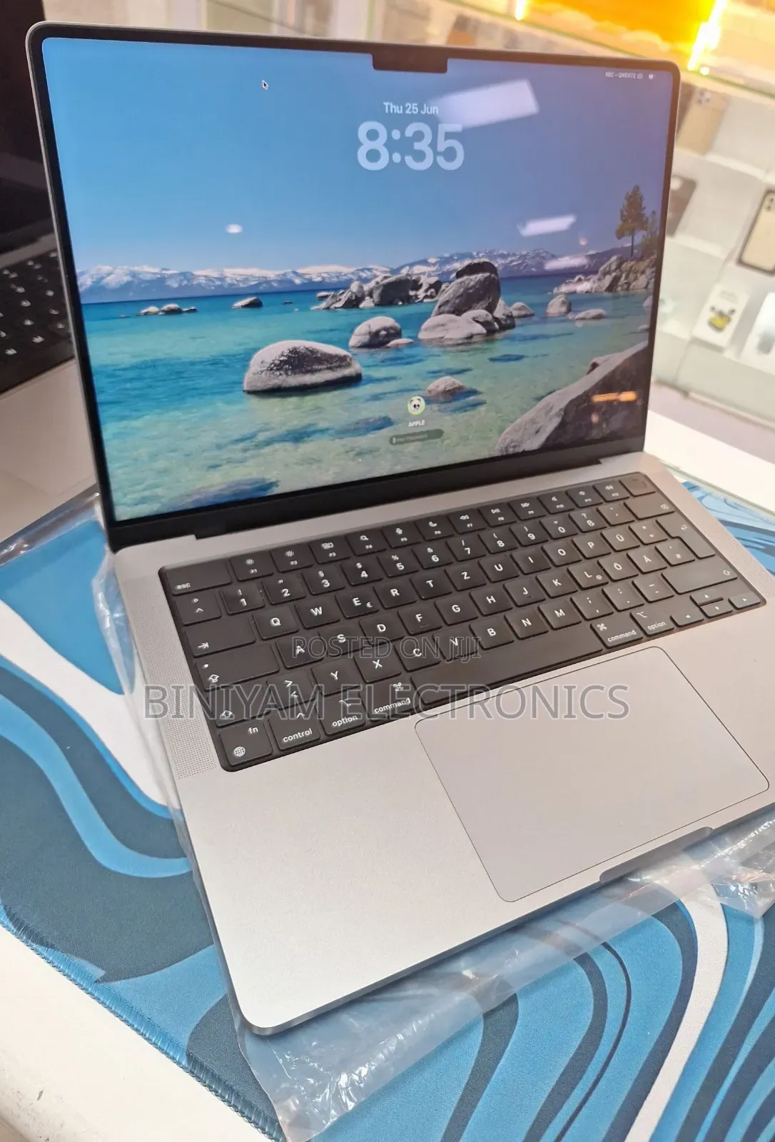 New Laptop Apple MacBook Pro 2021 M1 16GB Apple M1 Pro SSD 512GB