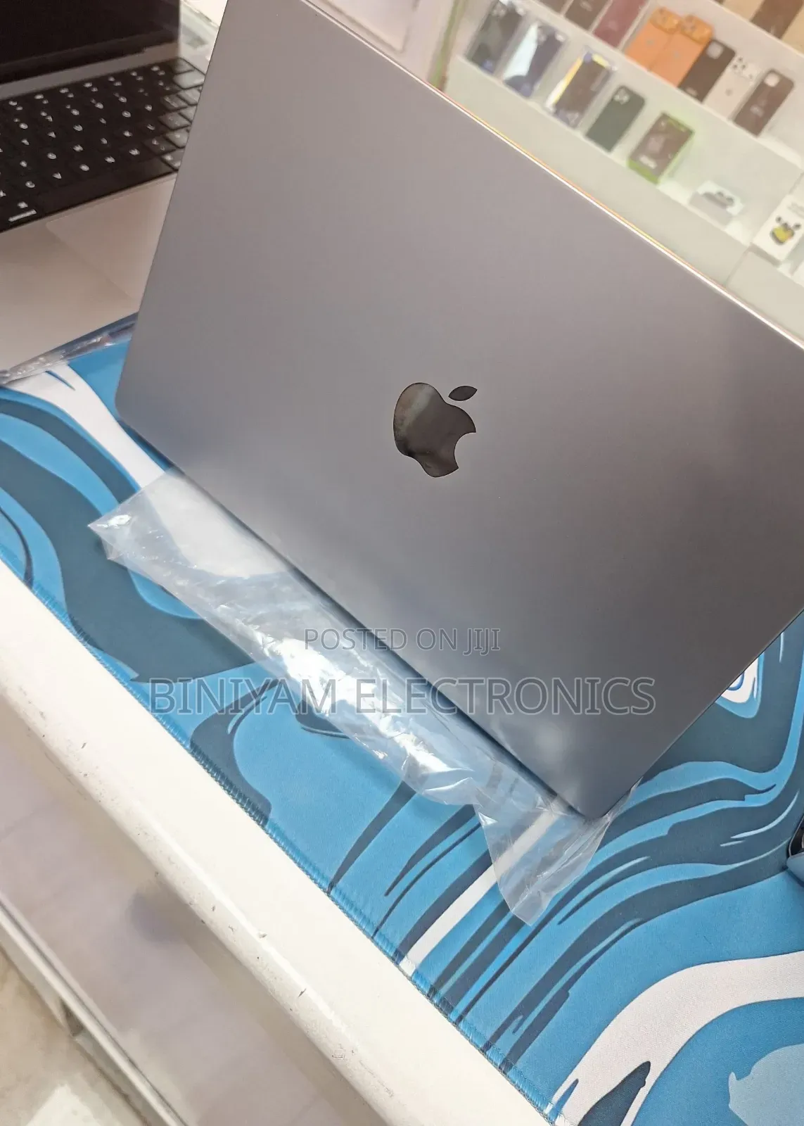 New Laptop Apple MacBook Pro 2021 M1 16GB Apple M1 Pro SSD 512GB