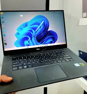 New Laptop Dell XPS 15 16GB Intel Core i7 SSD 512GB