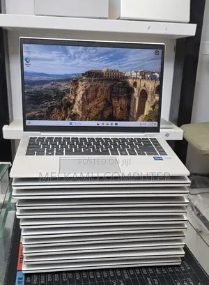 New Laptop HP EliteBook 840 G10 16GB Intel Core i7 SSD 512GB