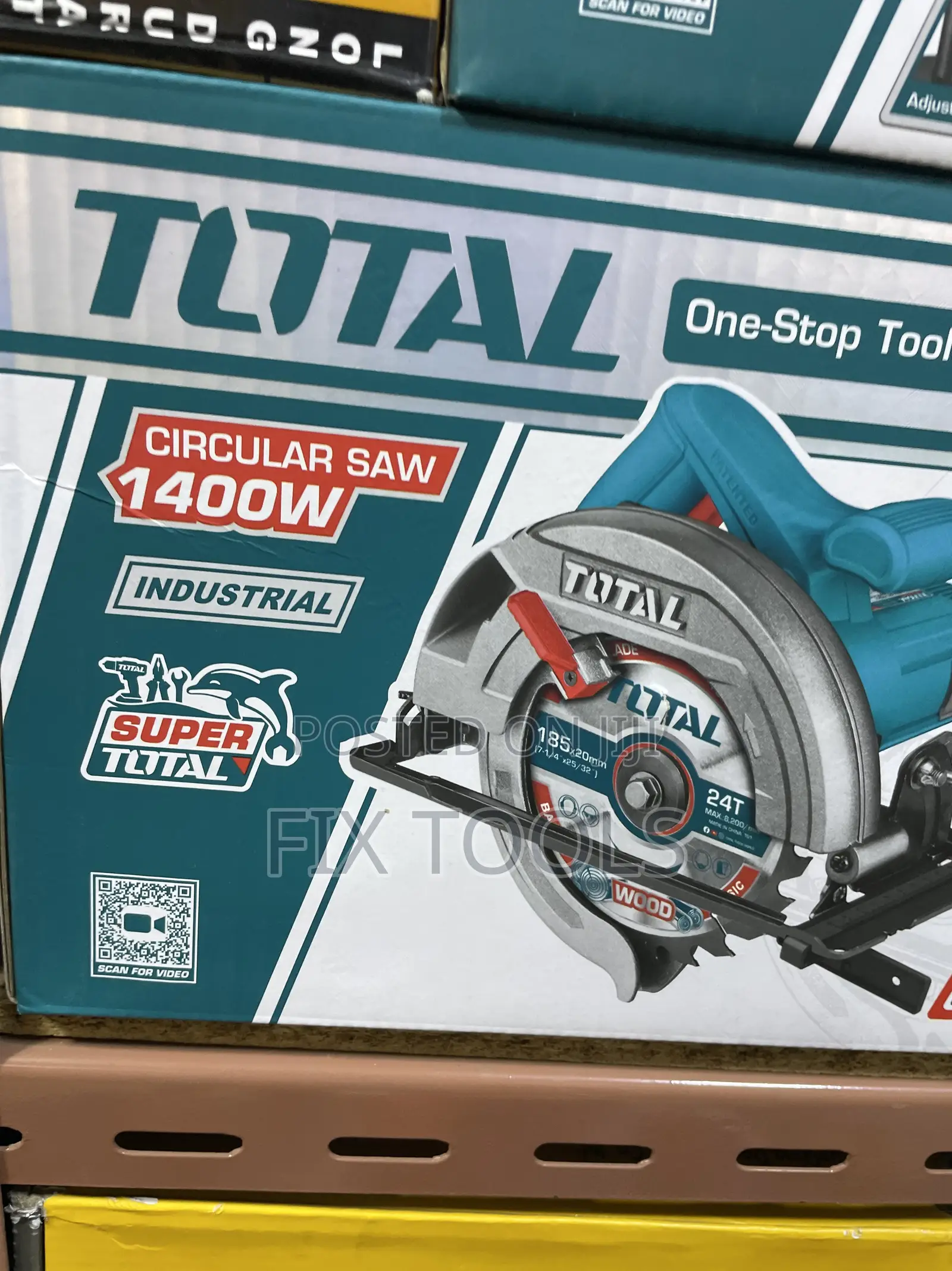 Total 1400 Watt Circular Saw