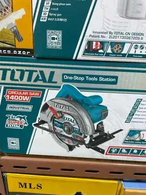 Total 1400 Watt Circular Saw