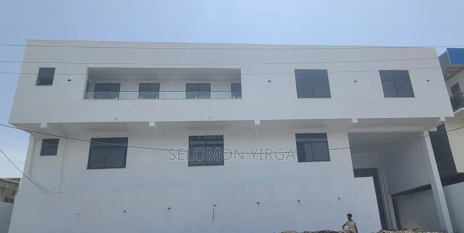 የሚከራይ መጋዘን 800ካሬ ሜትር ዘመናዉ ቢሮ አለዉ