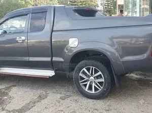 Toyota Hilux 2.5 D-4D SRX 2010 Gray