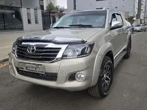 Toyota Hilux 2015 Silver