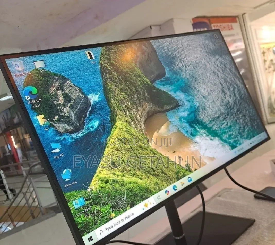 1brand New Lenovo 27" Inch Frameless Monitor 2022/23
