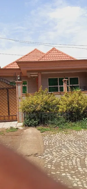 3bdrm House in Villa, Bole for rent