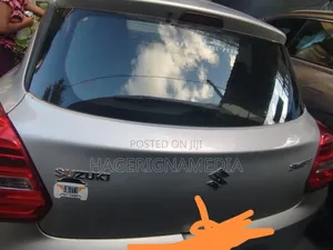 Suzuki Swift 2022 Silver
