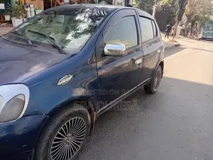 Toyota Yaris 2001 Blue