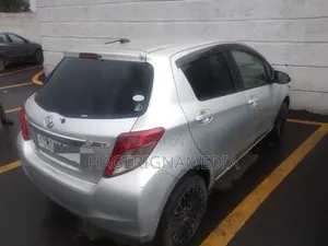 Toyota Yaris 2012 Silver