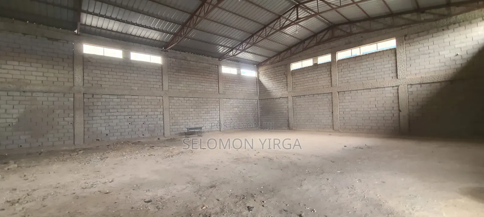መጋዘን ክራይ 500ካሬ የሆነ ሰፊ ጊቢ ያለዉ