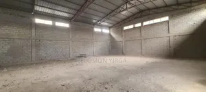 መጋዘን ክራይ 500ካሬ የሆነ ሰፊ ጊቢ ያለዉ