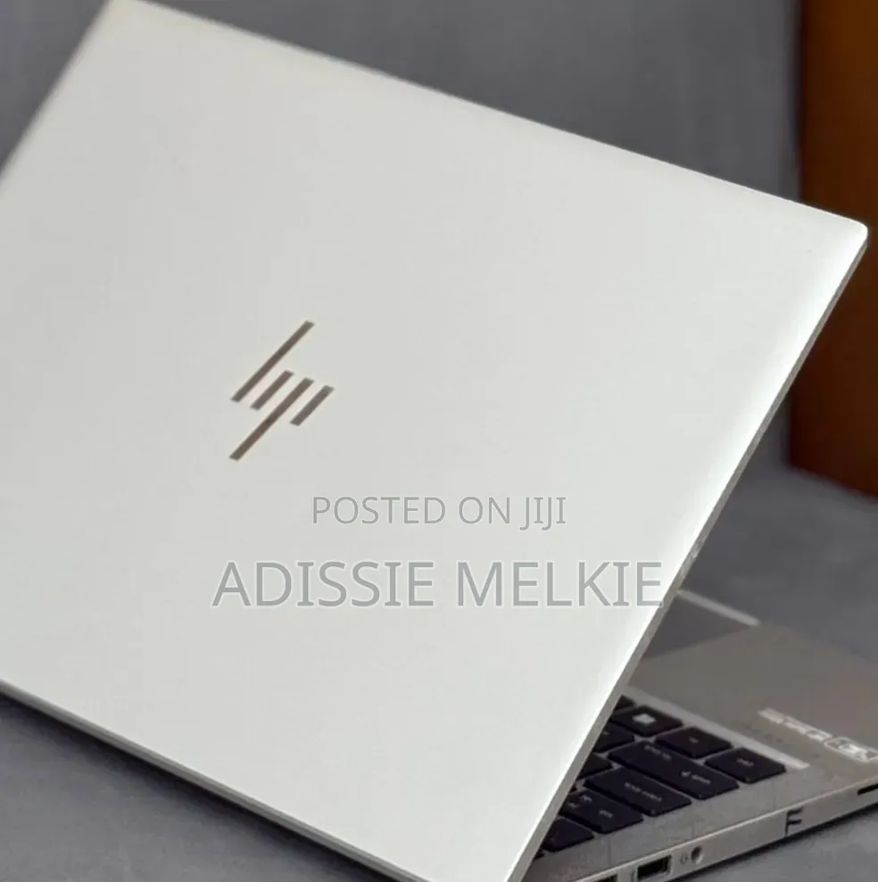 New Laptop HP EliteBook 830 G8 16GB Intel Core i5 SSD 512GB