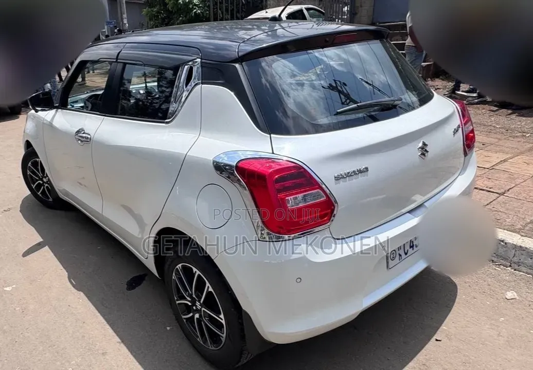 Suzuki Swift 2022 White
