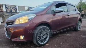 Toyota Yaris 2011 Red