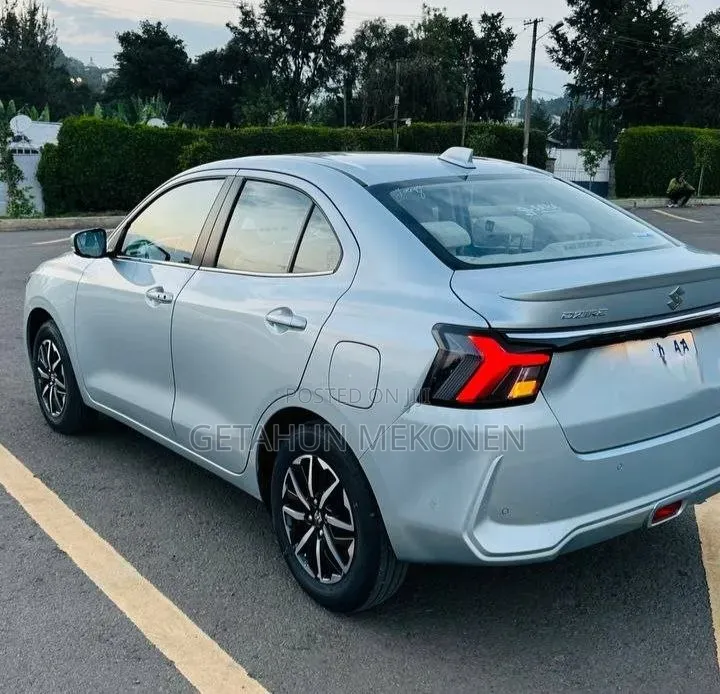 Suzuki Dzire 2025 Silver