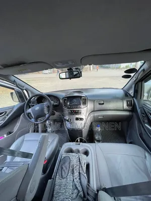 Hyundai Staria 2022 Silver