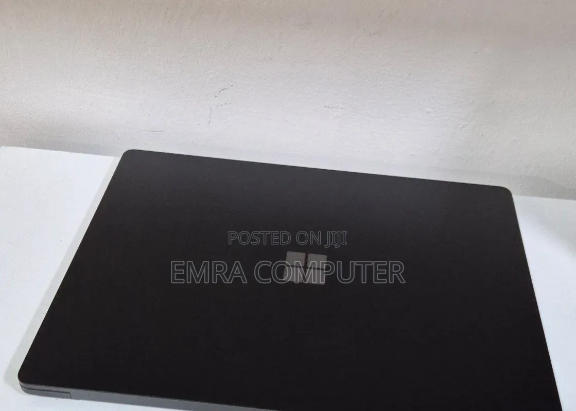 New Laptop Microsoft Surface 16GB Intel Core i7 SSD 512GB