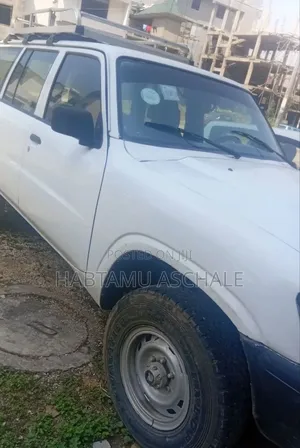 Nissan Patrol 2004 White
