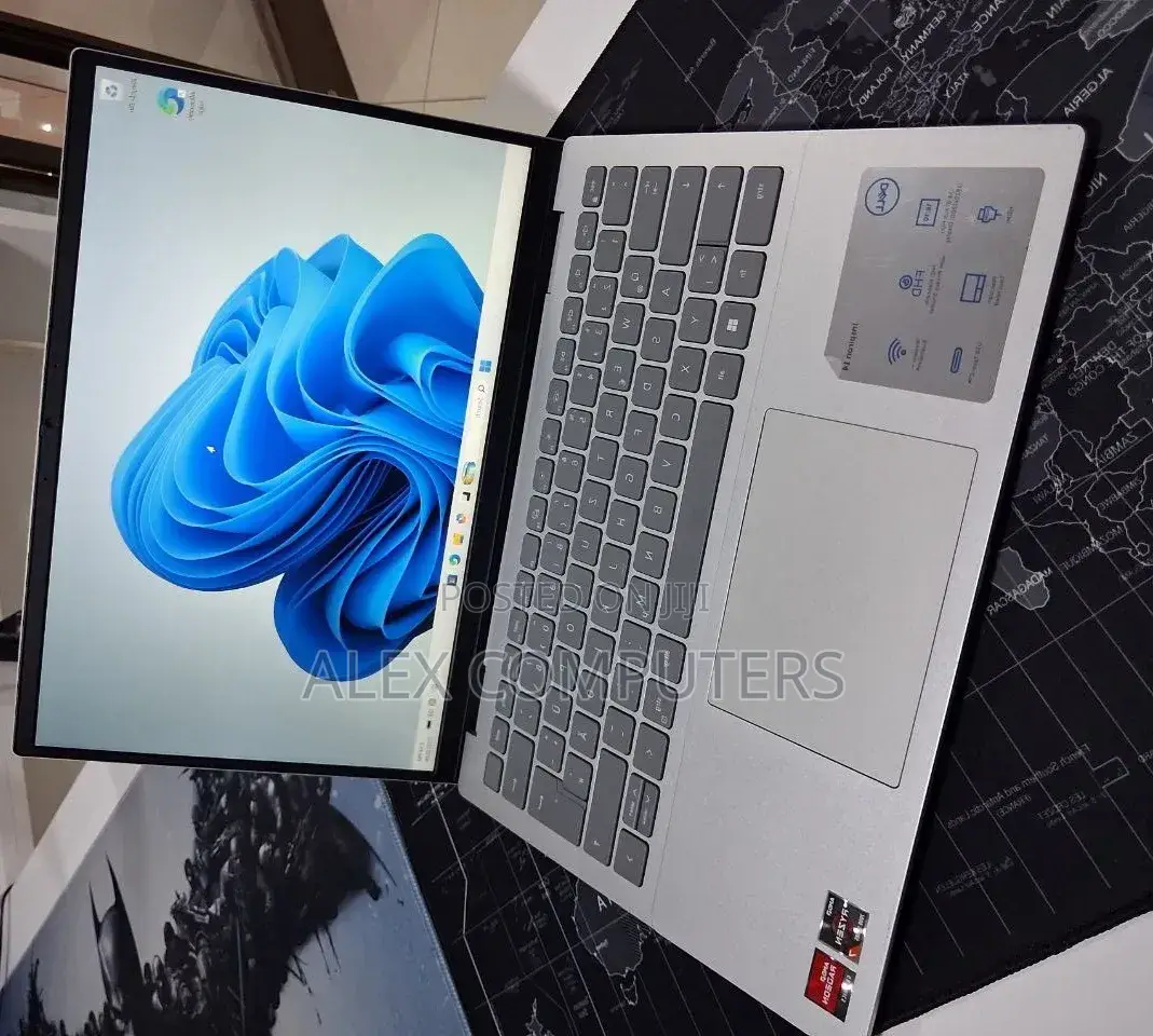 New Laptop Dell Inspiron 15 16GB Intel Core i7 SSD 1T