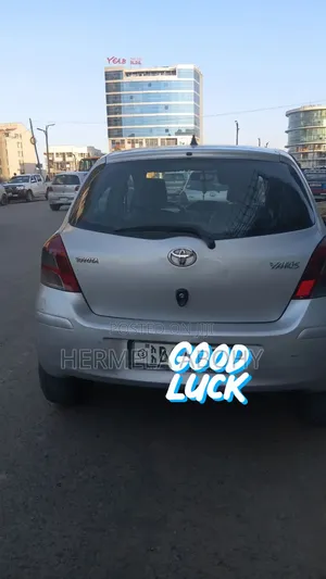 Toyota Yaris 2010 Silver