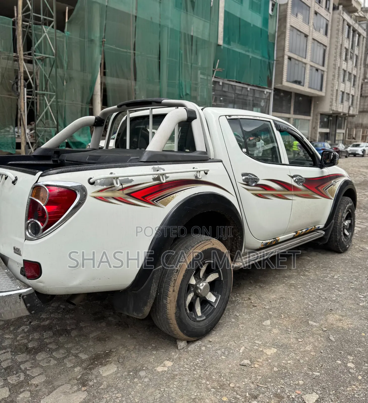 Mitsubishi L200 2012 White