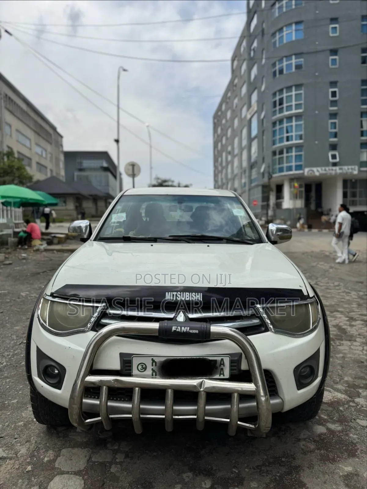 Mitsubishi L200 2012 White