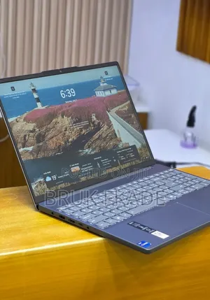 New Laptop Lenovo Ideapad 3 16GB Intel Core i7 SSD 512GB