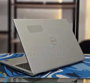 New Laptop Dell Inspiron 15 3511 16GB Intel Core i7 SSD 512GB