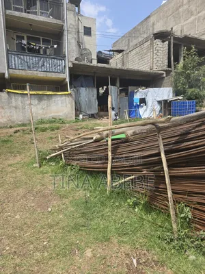 5bdrm House in Akaky Kaliti for sale