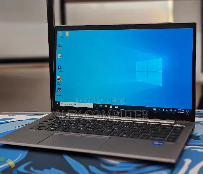 New Laptop HP ZBook Firefly G8 16GB Intel Core i7 SSD 512GB